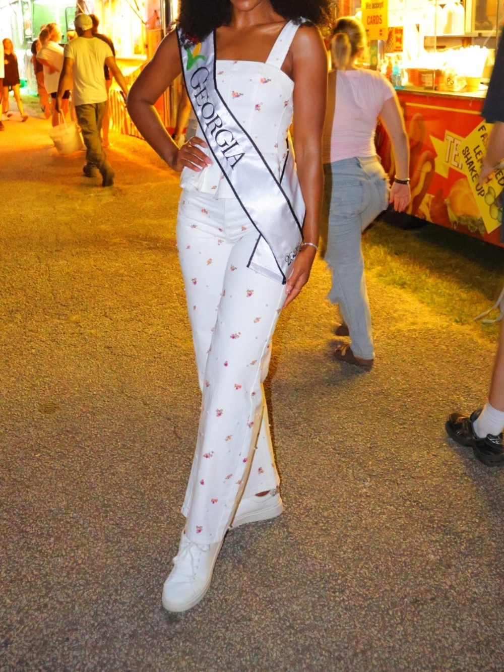 Steve Madden 2pc White Set with Floral and Pearls